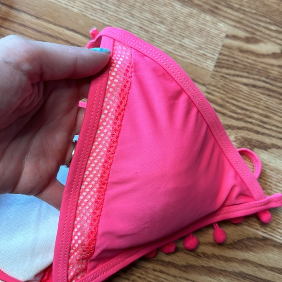 Bright pink swim top - Picture 3 of 4